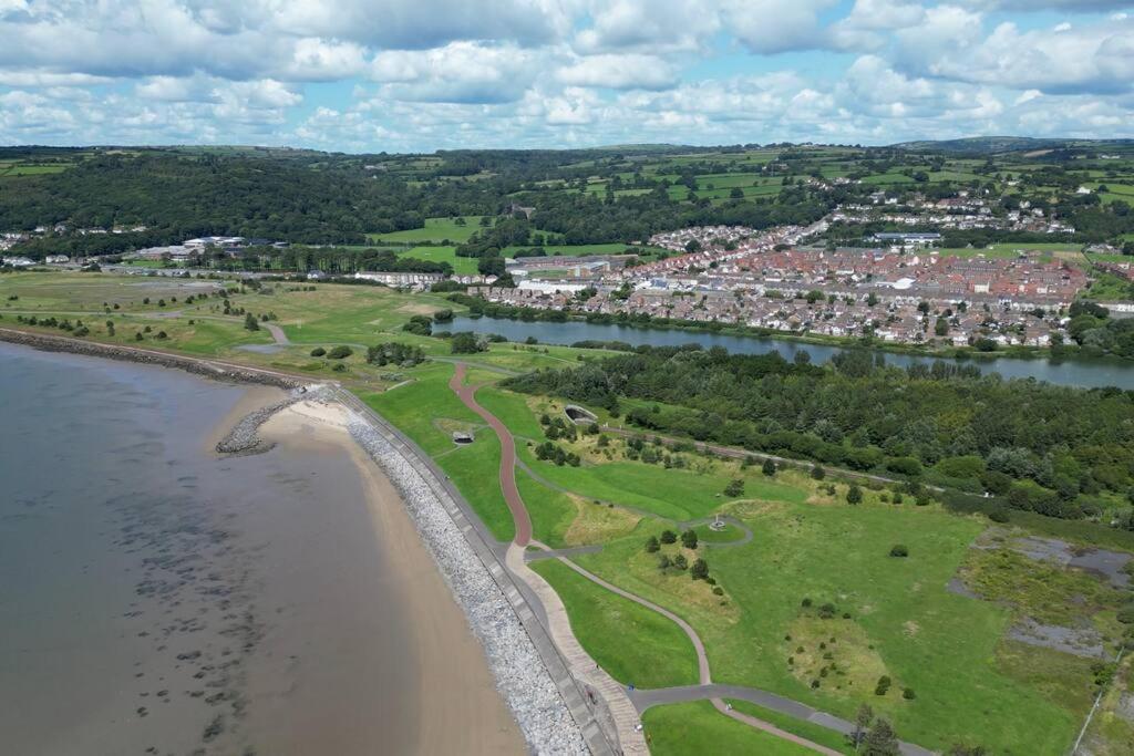 Coastal Retreat In Carmarthenshire Villa Llanelli Bagian luar foto